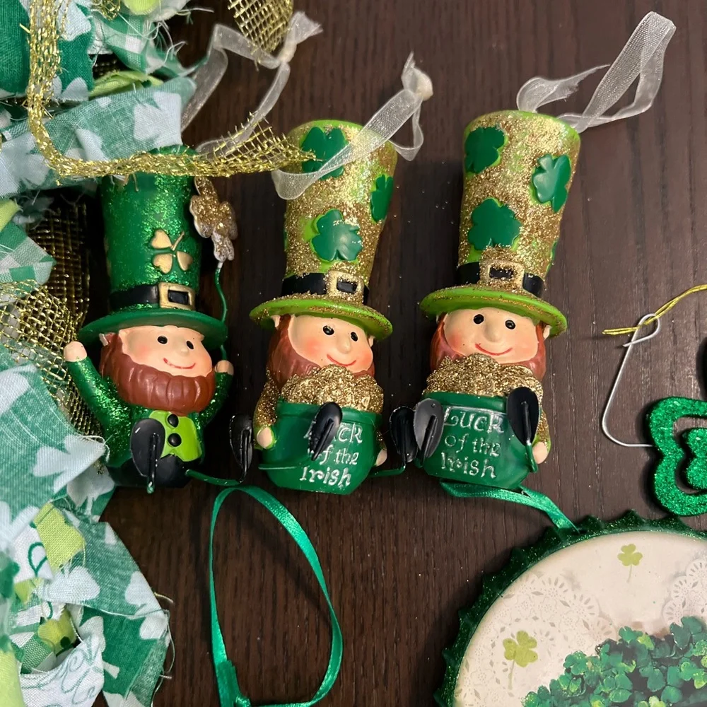 Green and Gold Shamrock Party Decorations Set - Picture 3 of 5